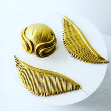 Load image into Gallery viewer, Golden wings Cake Topper
